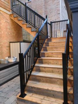 Aluminum Stair Railings – Safe, Solid & Stylish