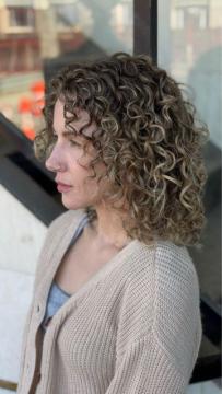 Transform Your Look at Xtophers Salons: Aveda Haircuts & Balayage